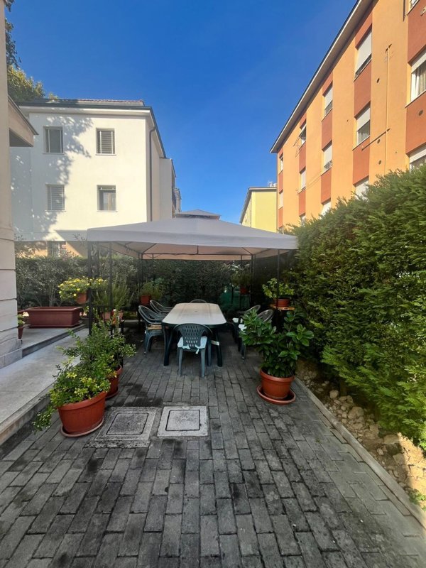 casa indipendente in vendita a Modena in zona San Faustino