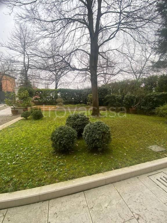 casa indipendente in vendita a Modena in zona San Damaso