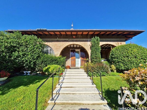 casa indipendente in vendita a Modena