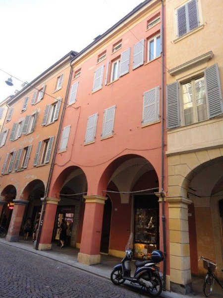 appartamento in vendita a Modena in zona Centro Storico