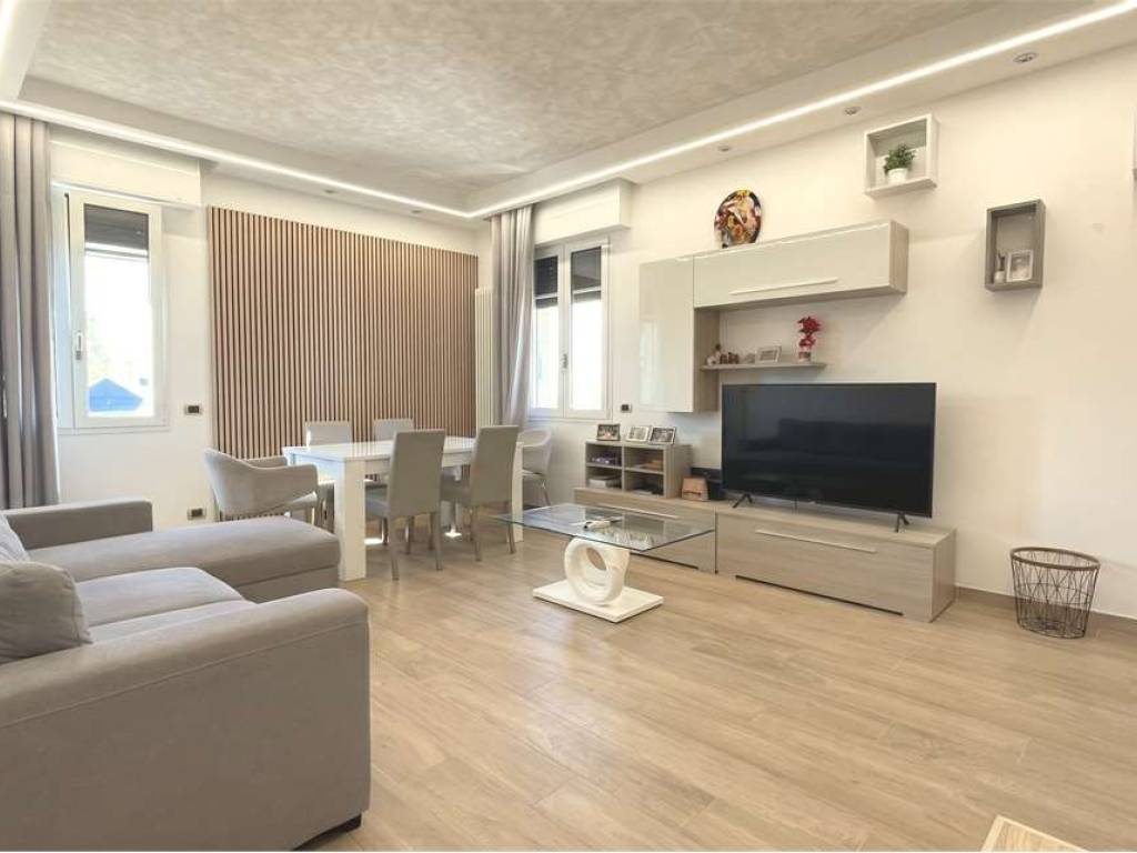 appartamento in vendita a Modena in zona Crocetta