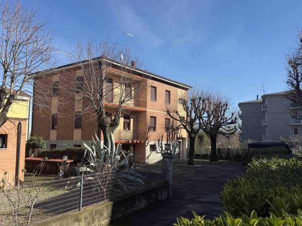 casa indipendente in vendita a Modena in zona Madonnina / Quattro Ville