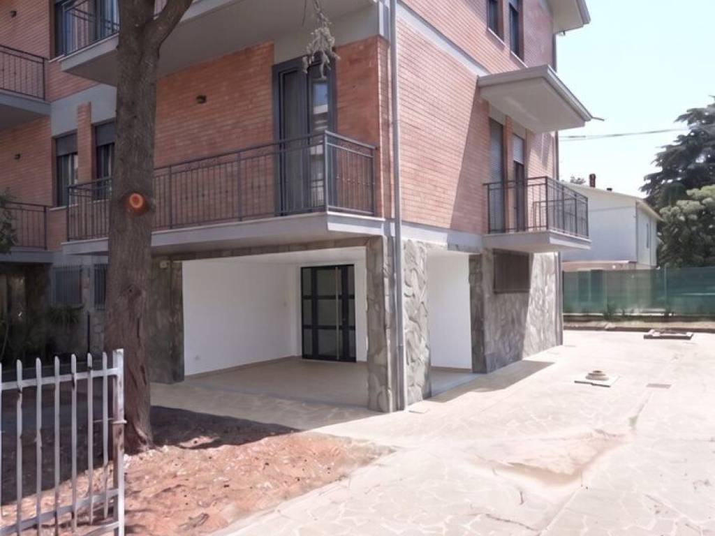 casa indipendente in vendita a Modena in zona Sant'Agnese