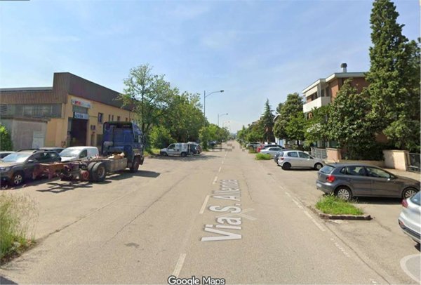 capannone in vendita a Modena in zona Crocetta