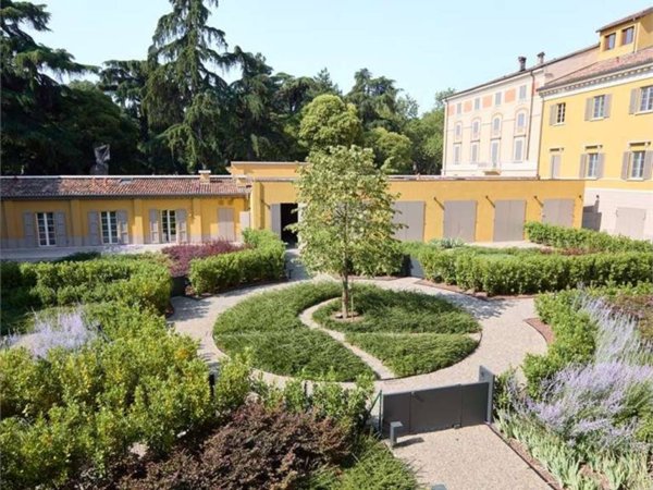 appartamento in vendita a Modena in zona Centro Storico
