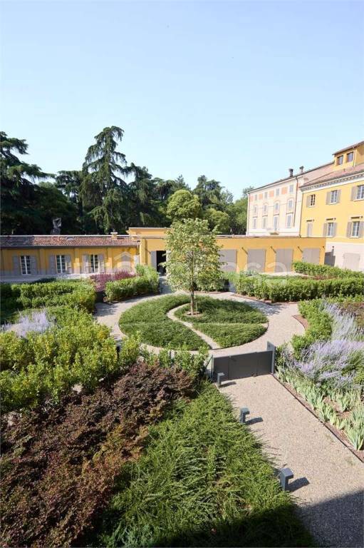 appartamento in vendita a Modena in zona Centro Storico