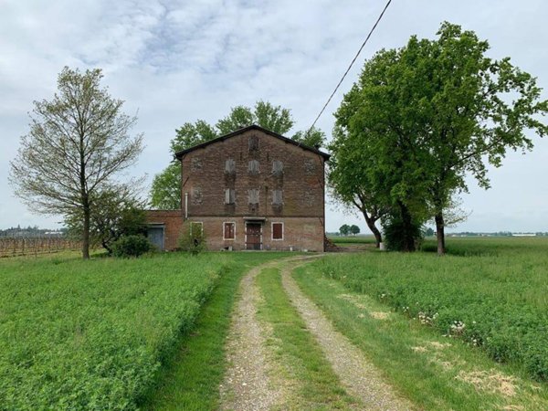 casa indipendente in vendita a Modena in zona Ganaceto