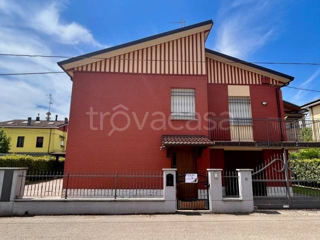 casa indipendente in vendita a Modena