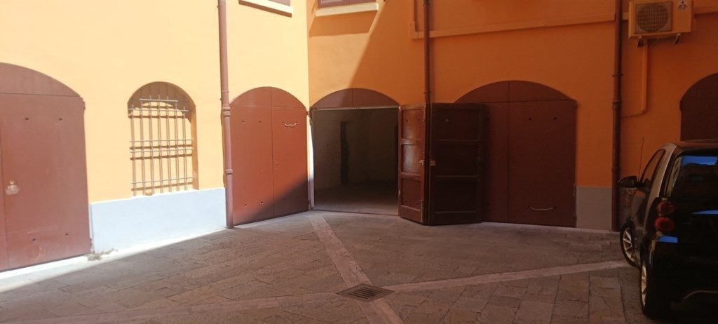 appartamento in vendita a Modena in zona Centro Storico
