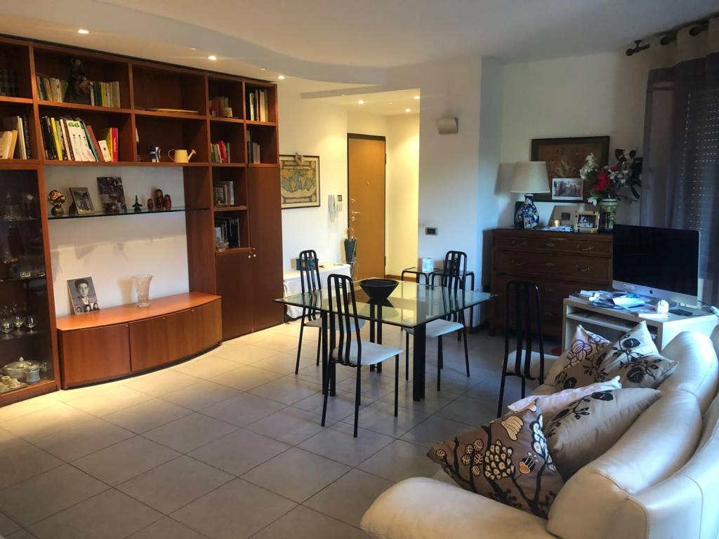 appartamento in vendita a Modena in zona Madonnina / Quattro Ville