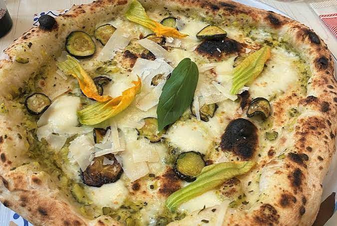 negozio in vendita a Modena in zona Centro Storico