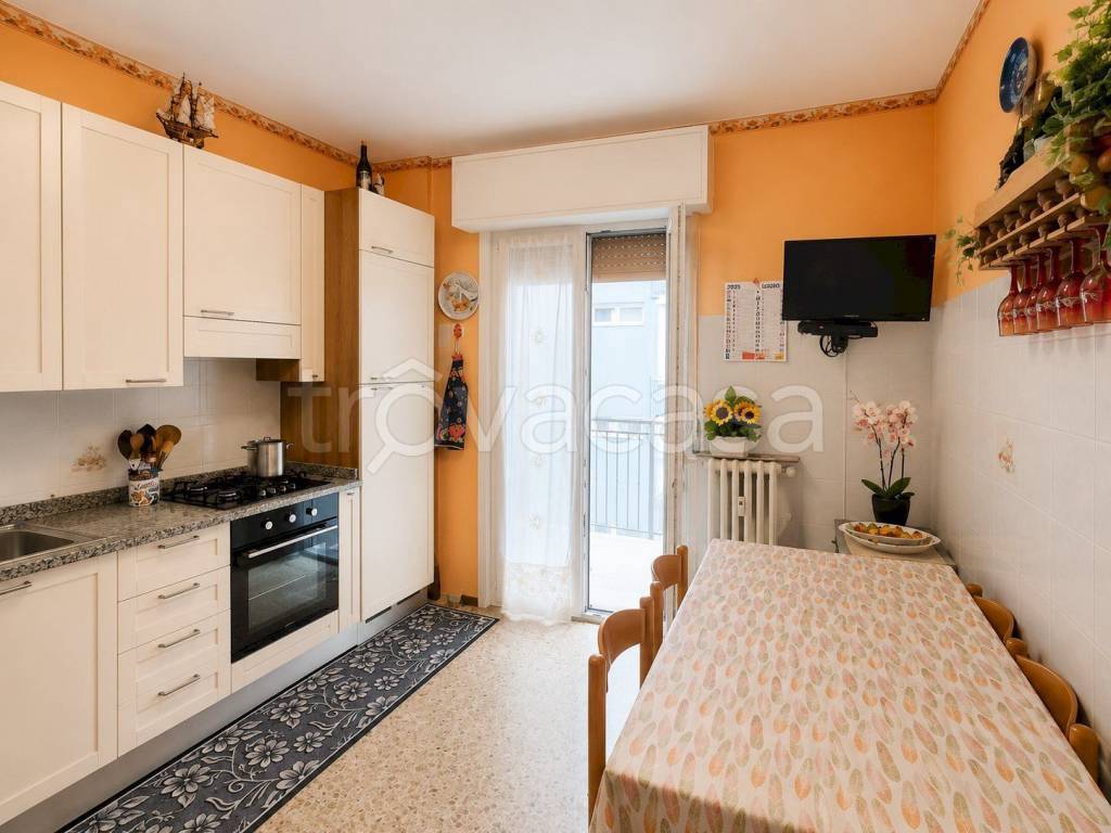 appartamento in vendita a Modena in zona Crocetta