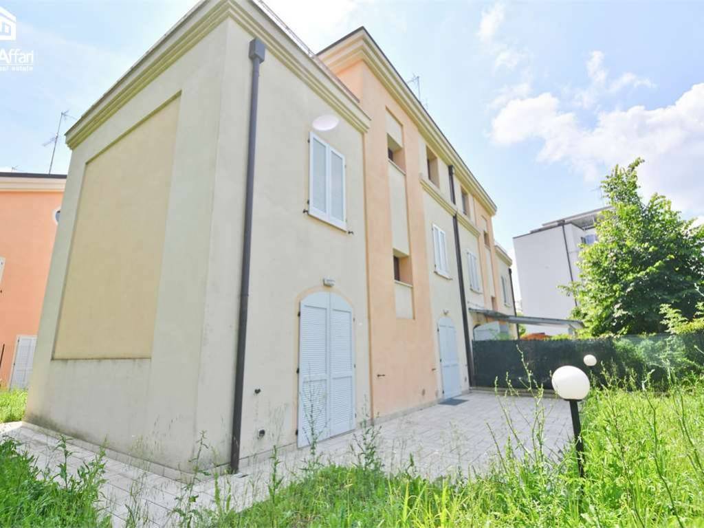 casa indipendente in vendita a Modena in zona Crocetta
