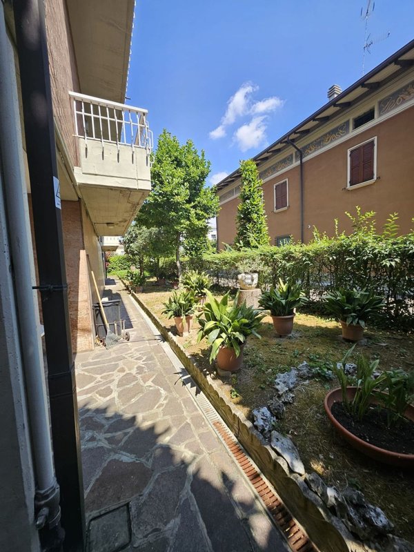 appartamento in vendita a Modena in zona San Faustino