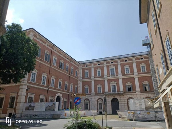 appartamento in vendita a Modena in zona Centro Storico