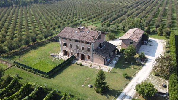 casa indipendente in vendita a Modena