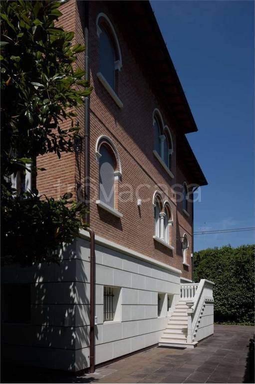 casa indipendente in vendita a Modena in zona Buon Pastore