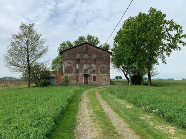 casa indipendente in vendita a Modena in zona Ganaceto