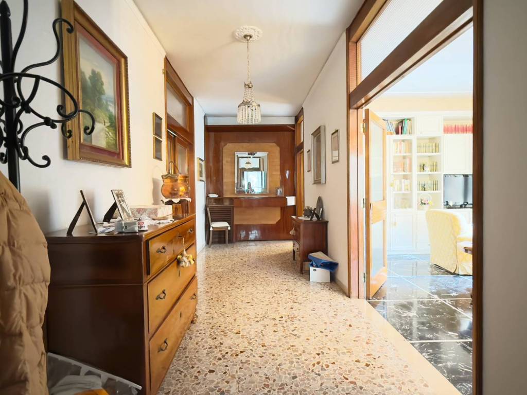 casa indipendente in vendita a Modena in zona Crocetta