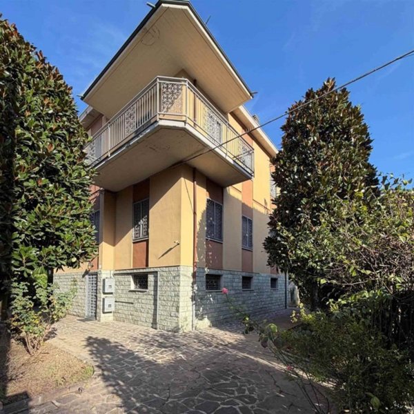 casa indipendente in vendita a Modena