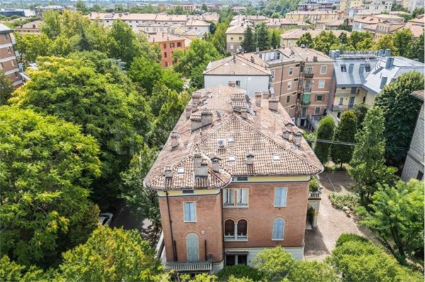 appartamento in vendita a Modena in zona Centro Storico