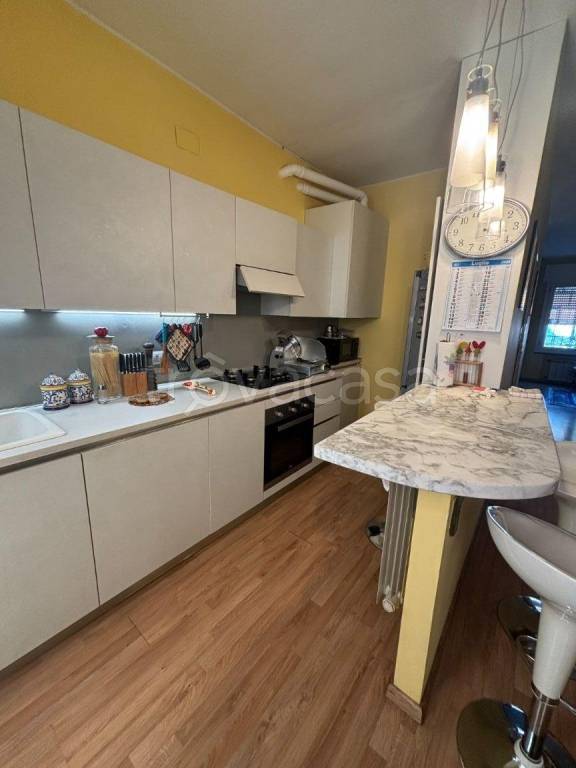 casa indipendente in vendita a Modena in zona Amendola
