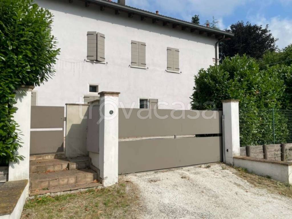 casa indipendente in vendita a Modena in zona San Damaso