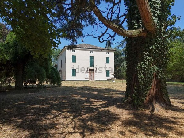 casa indipendente in vendita a Modena