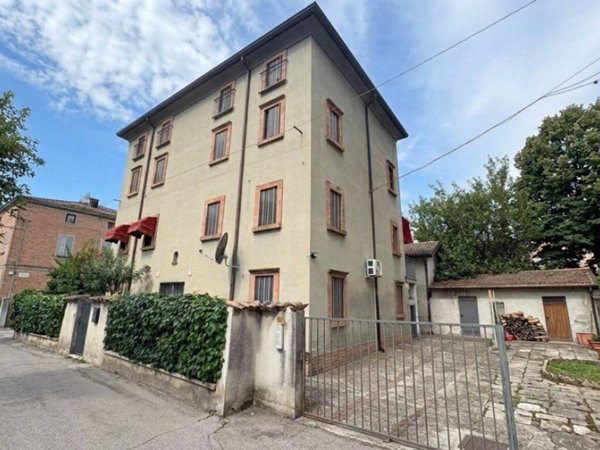 appartamento in vendita a Modena in zona Crocetta