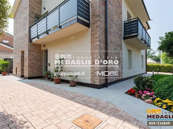 casa indipendente in vendita a Modena in zona Cittanova
