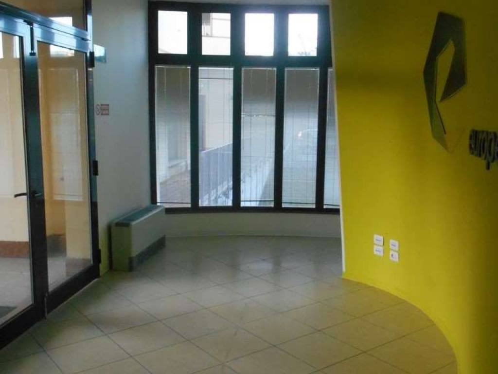 negozio in vendita a Modena in zona San Faustino