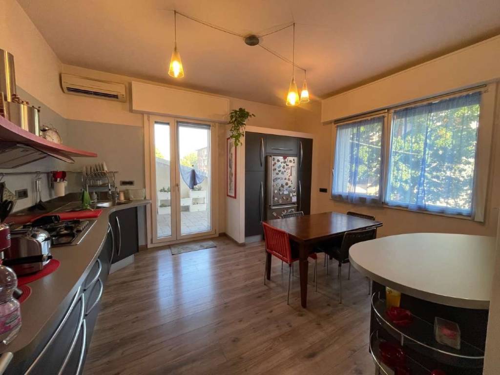casa indipendente in vendita a Modena in zona Madonnina / Quattro Ville