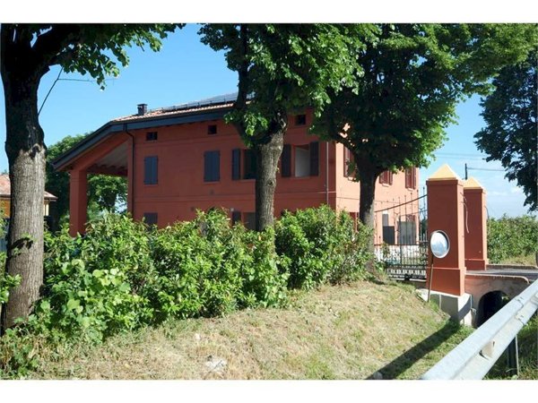 casa indipendente in vendita a Modena