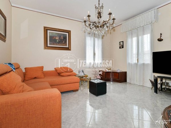appartamento in vendita a Modena in zona Madonnina / Quattro Ville