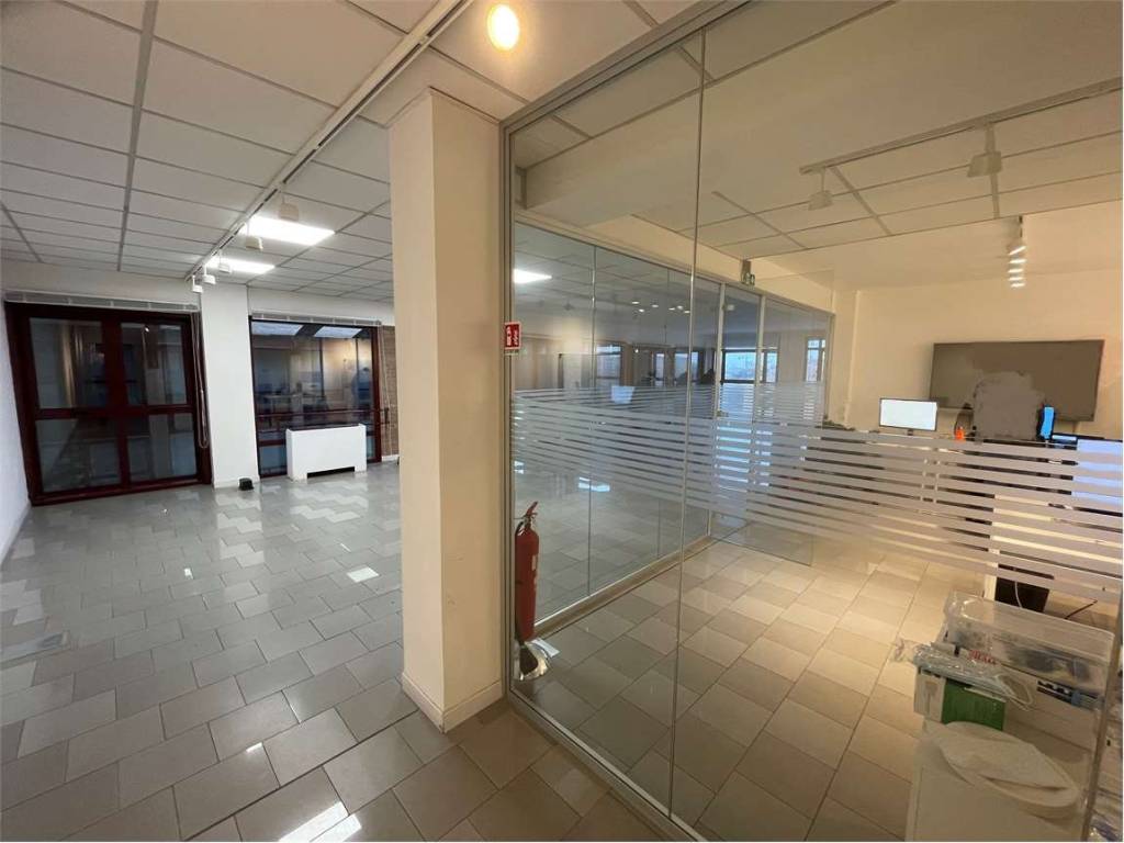 ufficio in vendita a Modena in zona San Cataldo