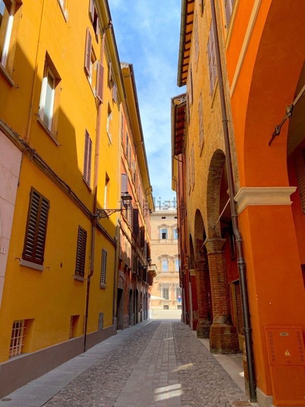 appartamento in vendita a Modena in zona Centro Storico