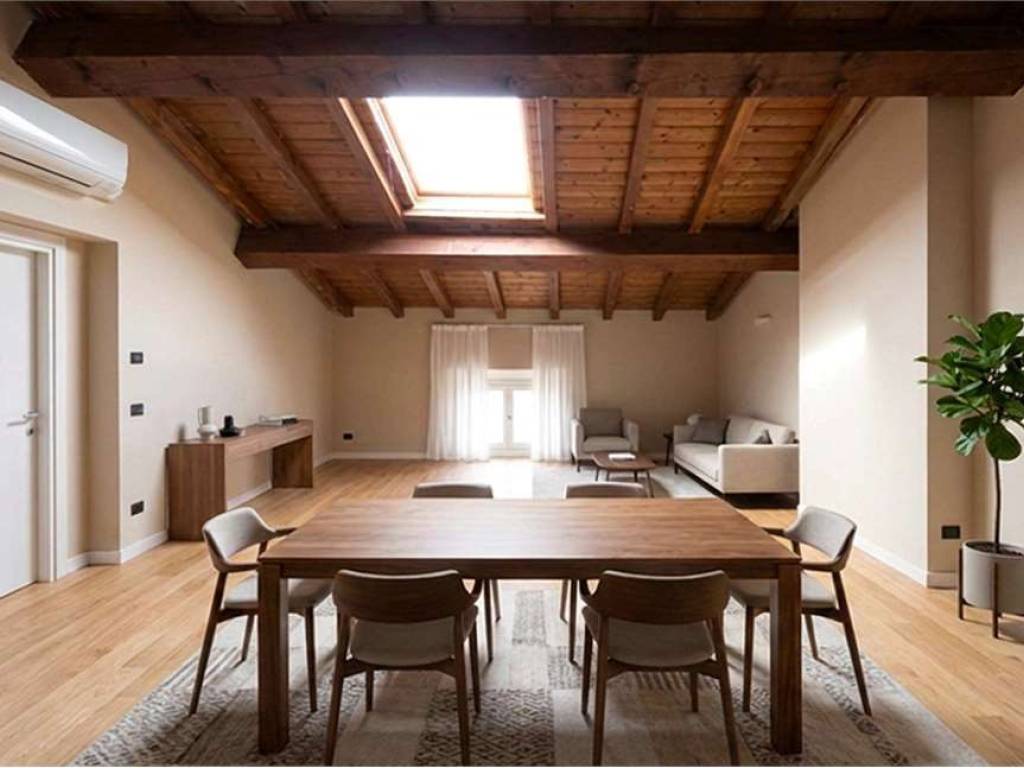 appartamento in vendita a Modena in zona Centro Storico