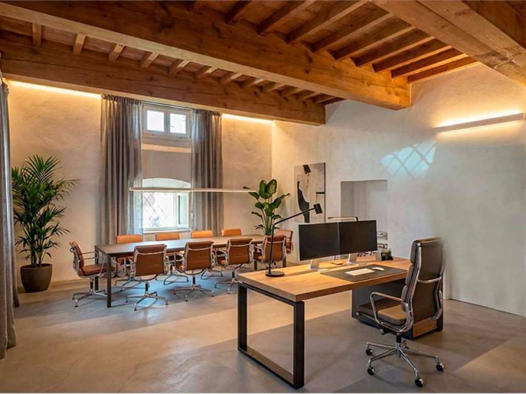 ufficio in vendita a Modena in zona Centro Storico