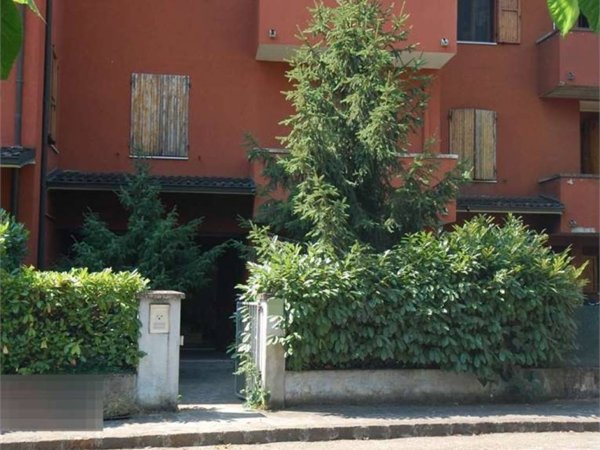 casa indipendente in vendita a Modena in zona Crocetta