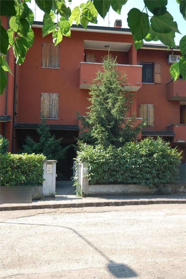 casa indipendente in vendita a Modena in zona Crocetta