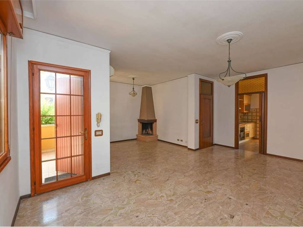 casa indipendente in vendita a Modena in zona San Cataldo