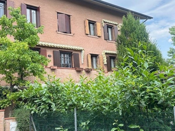 casa indipendente in vendita a Modena in zona Crocetta