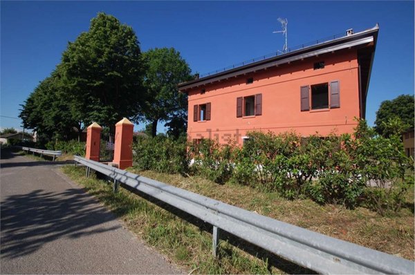 casa indipendente in vendita a Modena in zona Cittanova