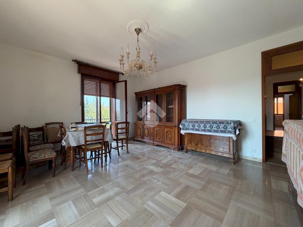 appartamento in vendita a Modena in zona San Lazzaro / Modena Est