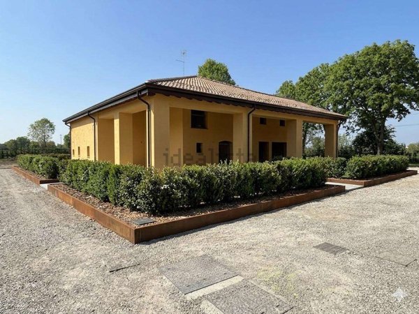 casa indipendente in vendita a Modena in zona Cittanova