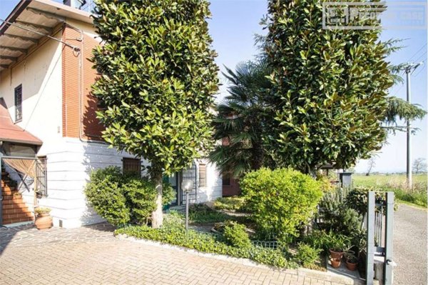 casa indipendente in vendita a Modena in zona Paganine