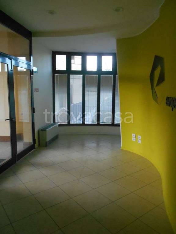 ufficio in vendita a Modena in zona San Faustino