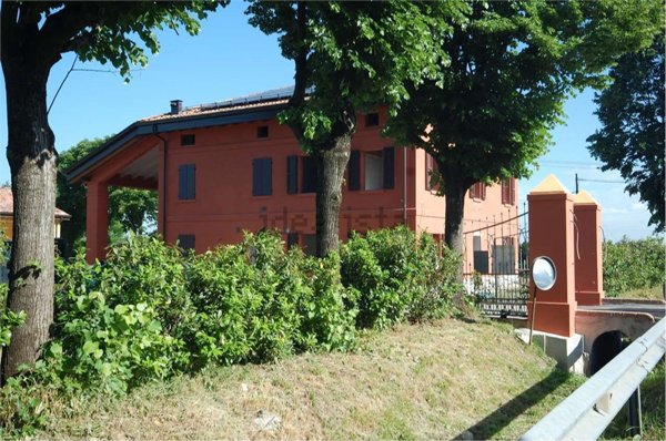 casa indipendente in vendita a Modena in zona Cittanova