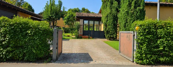 casa indipendente in vendita a Modena in zona San Damaso