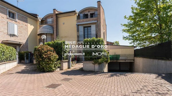 casa indipendente in vendita a Modena in zona Vaciglio